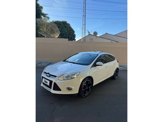 FORD FOCUS 2.0 TITANIUM 16V FLEX 4P POWERSHIFT FORD FOCUS 2.0 TITANIUM 16V FLEX 4P POWERSHIFT